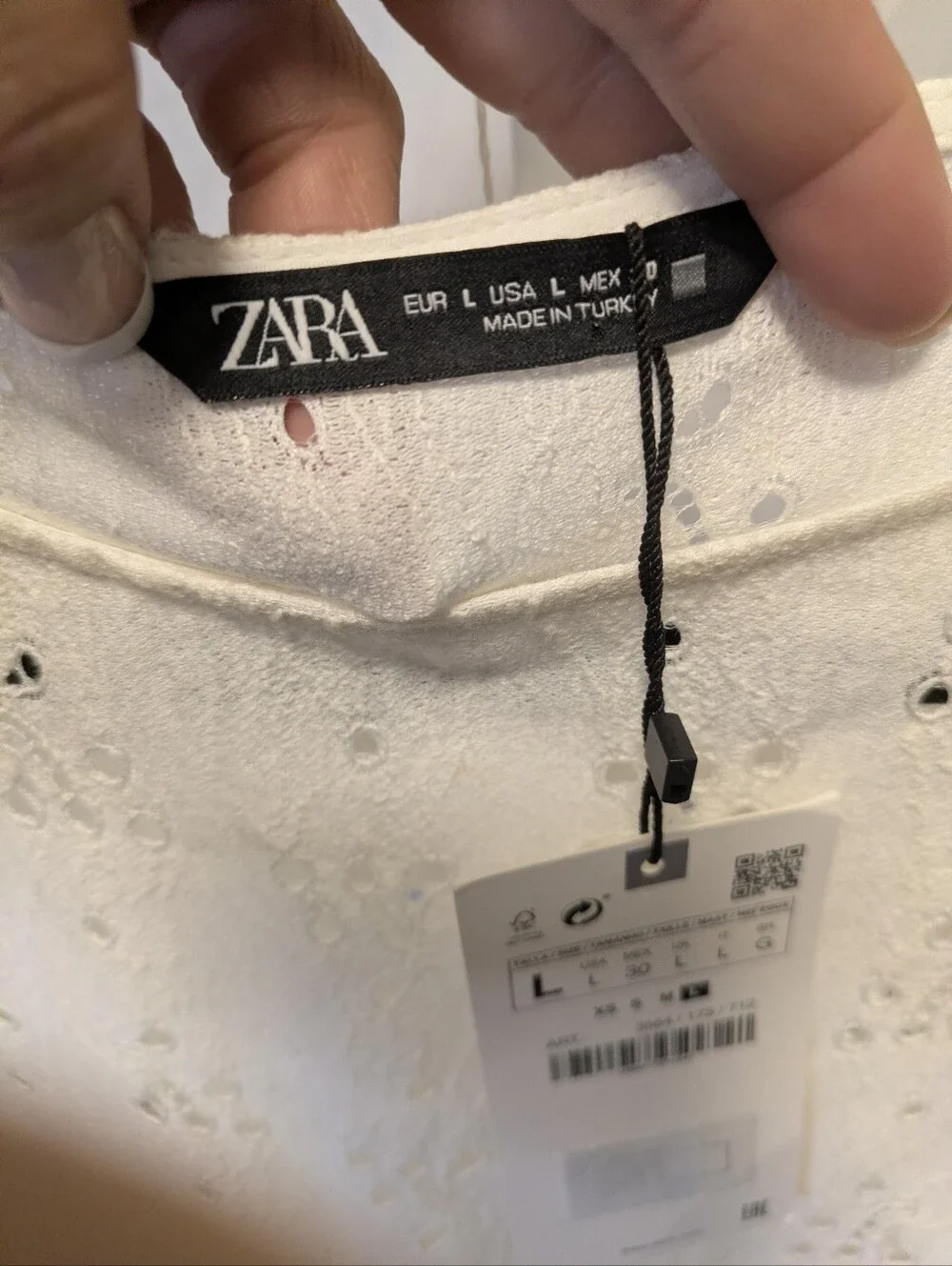 NWT Zara White Eyelet Lace Puff Sleeve Top Large | Ruffled Cropped Blouse